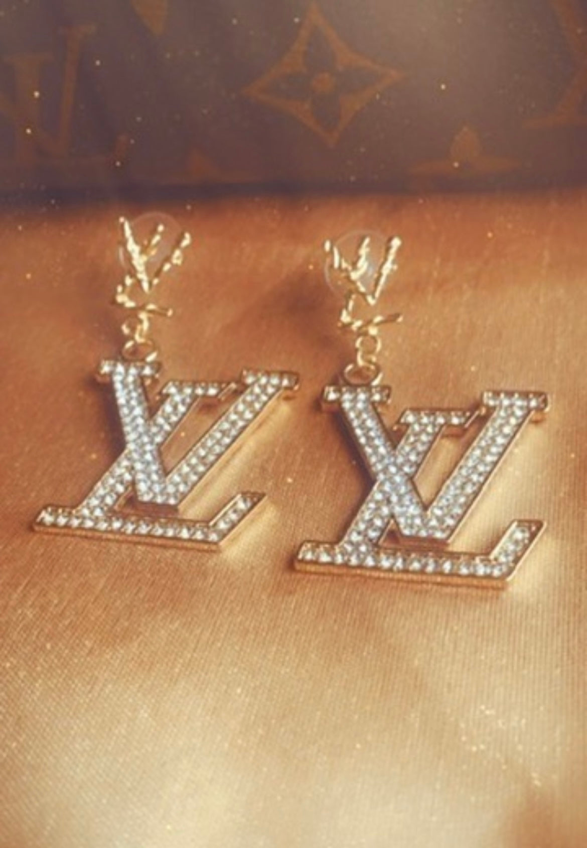 Lady Vee Drop Earrings - gold
